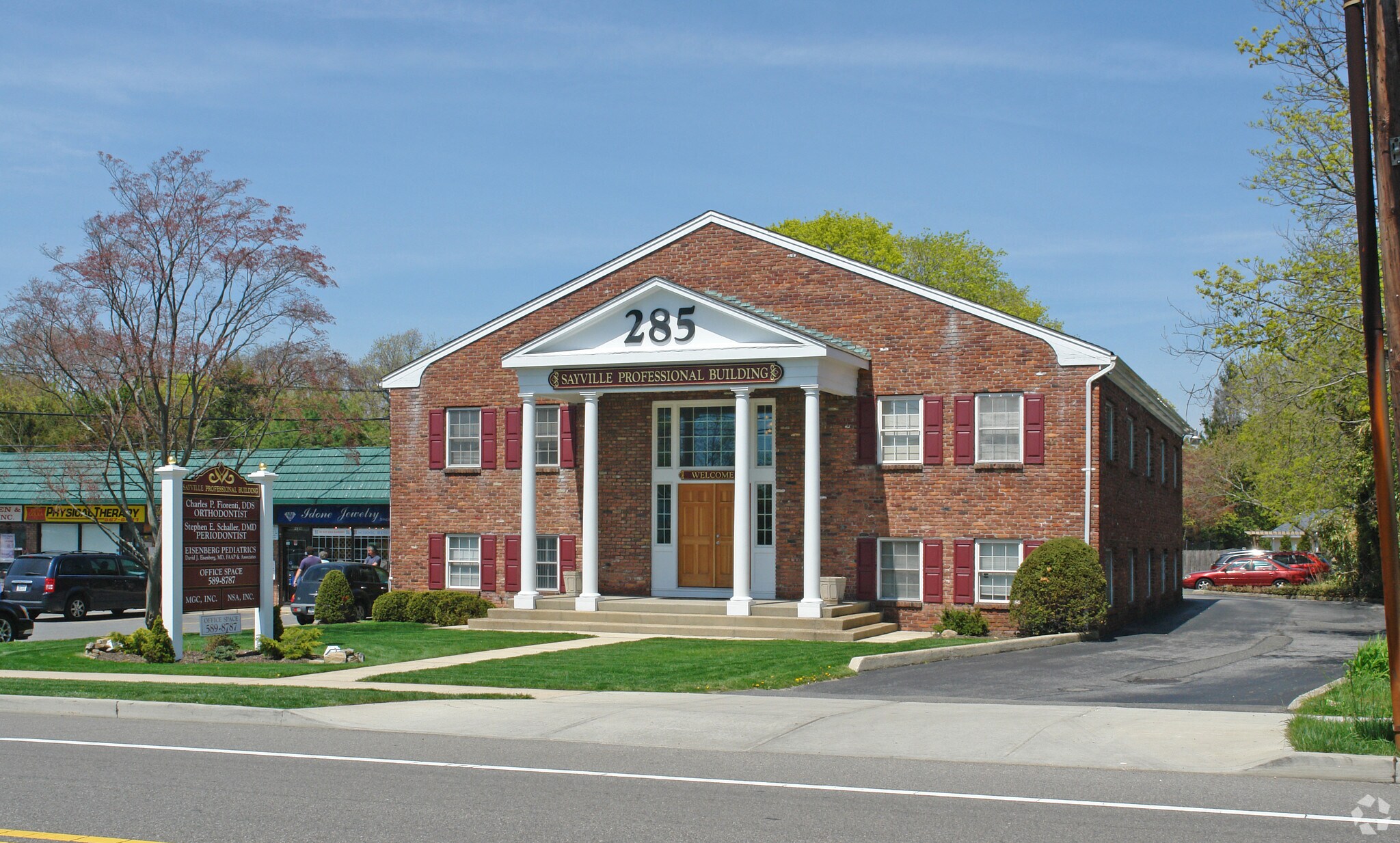 285 W Main St, Sayville, NY for Rent