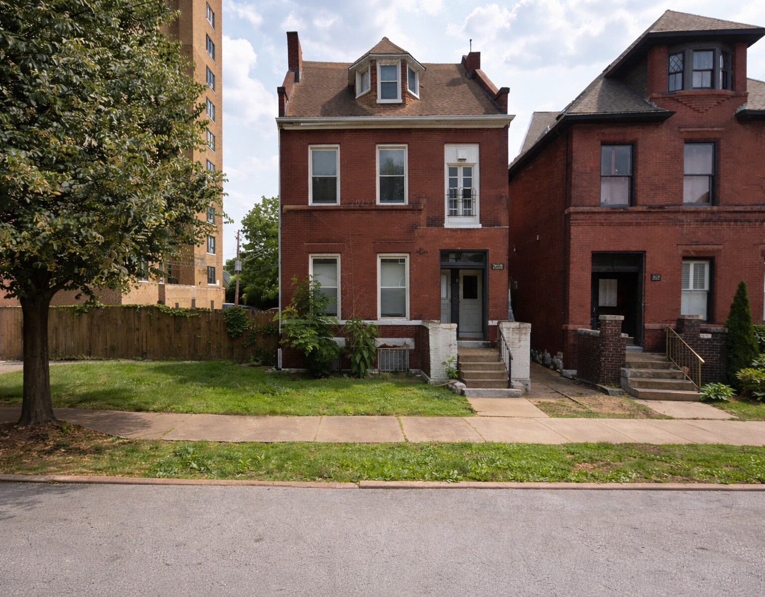 3616 Russell Blvd, Saint Louis, MO for Sale