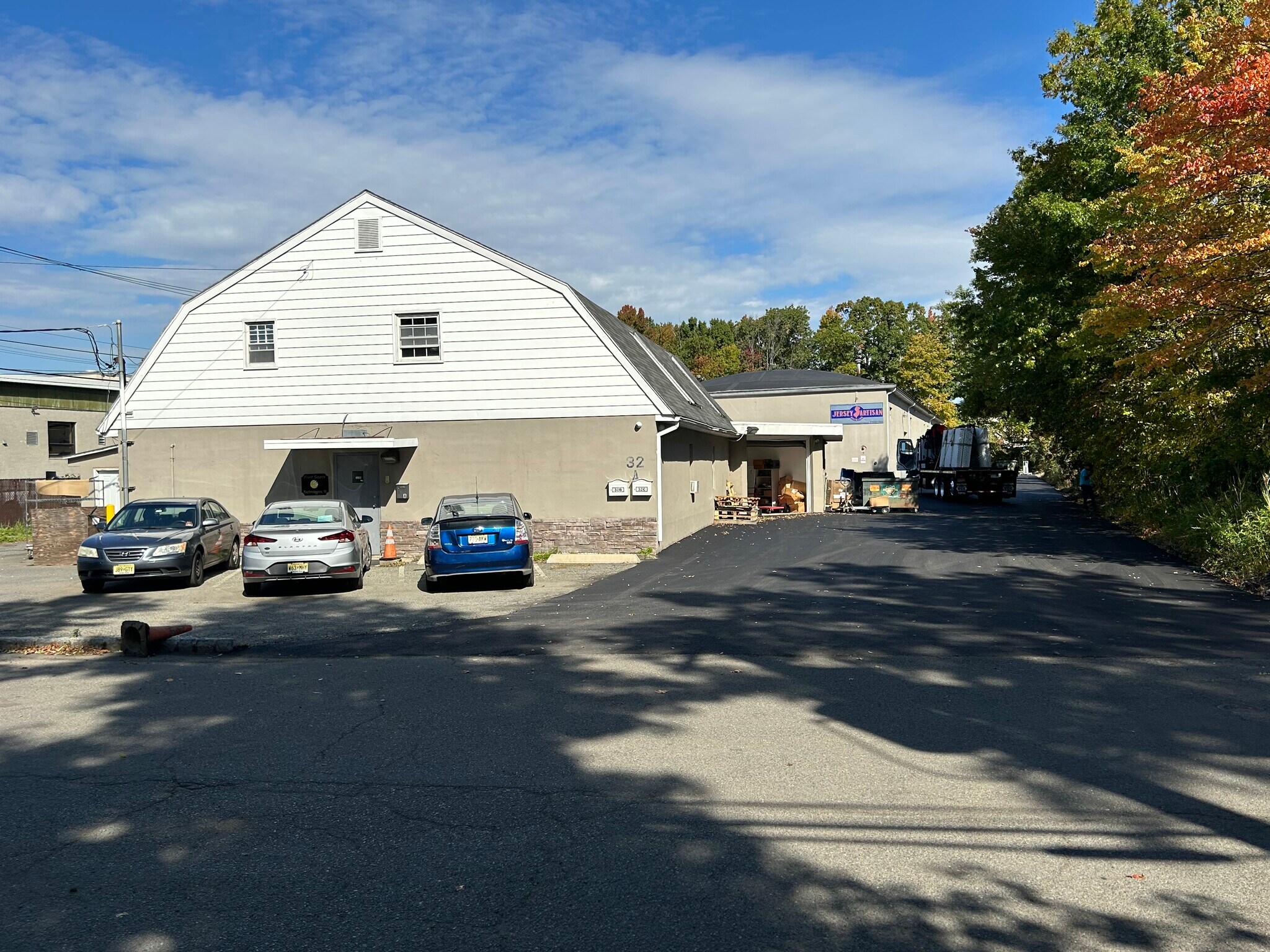 32 Pier Ln W, Fairfield, NJ for Rent