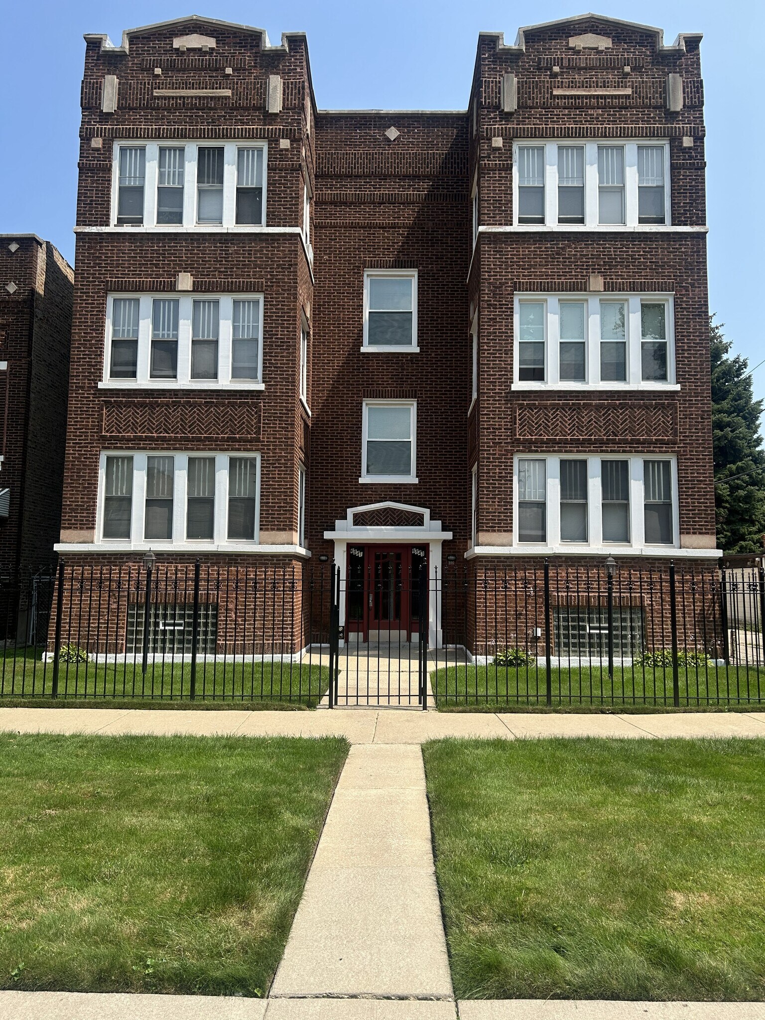 6841 S Dante Ave, Chicago, IL for Sale