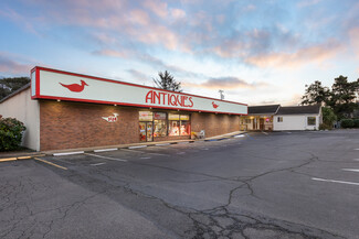 Lincoln City, OR Storefront - 3126 NE Highway 101