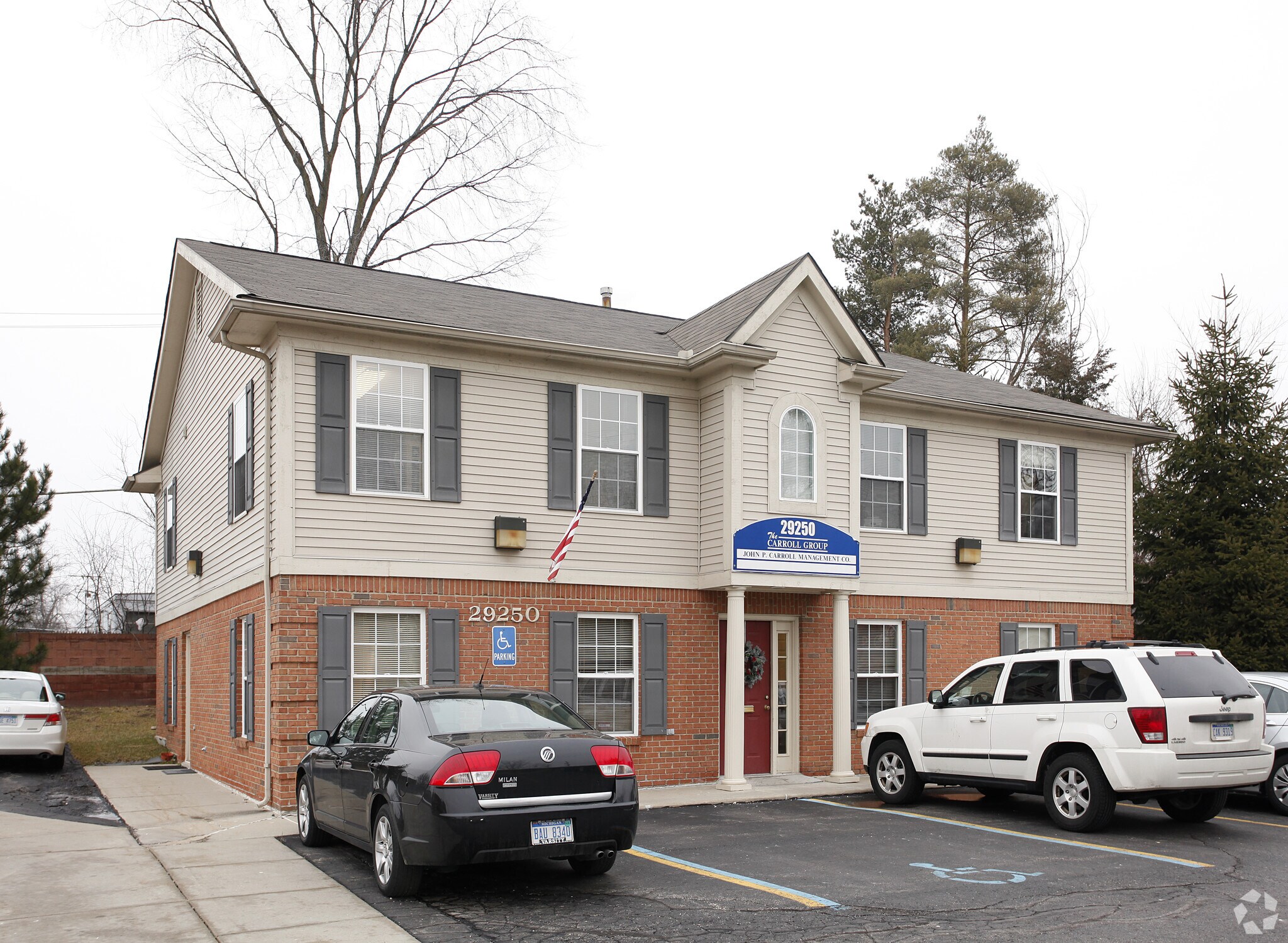29250 W 9 Mile Rd, Farmington, MI for Sale