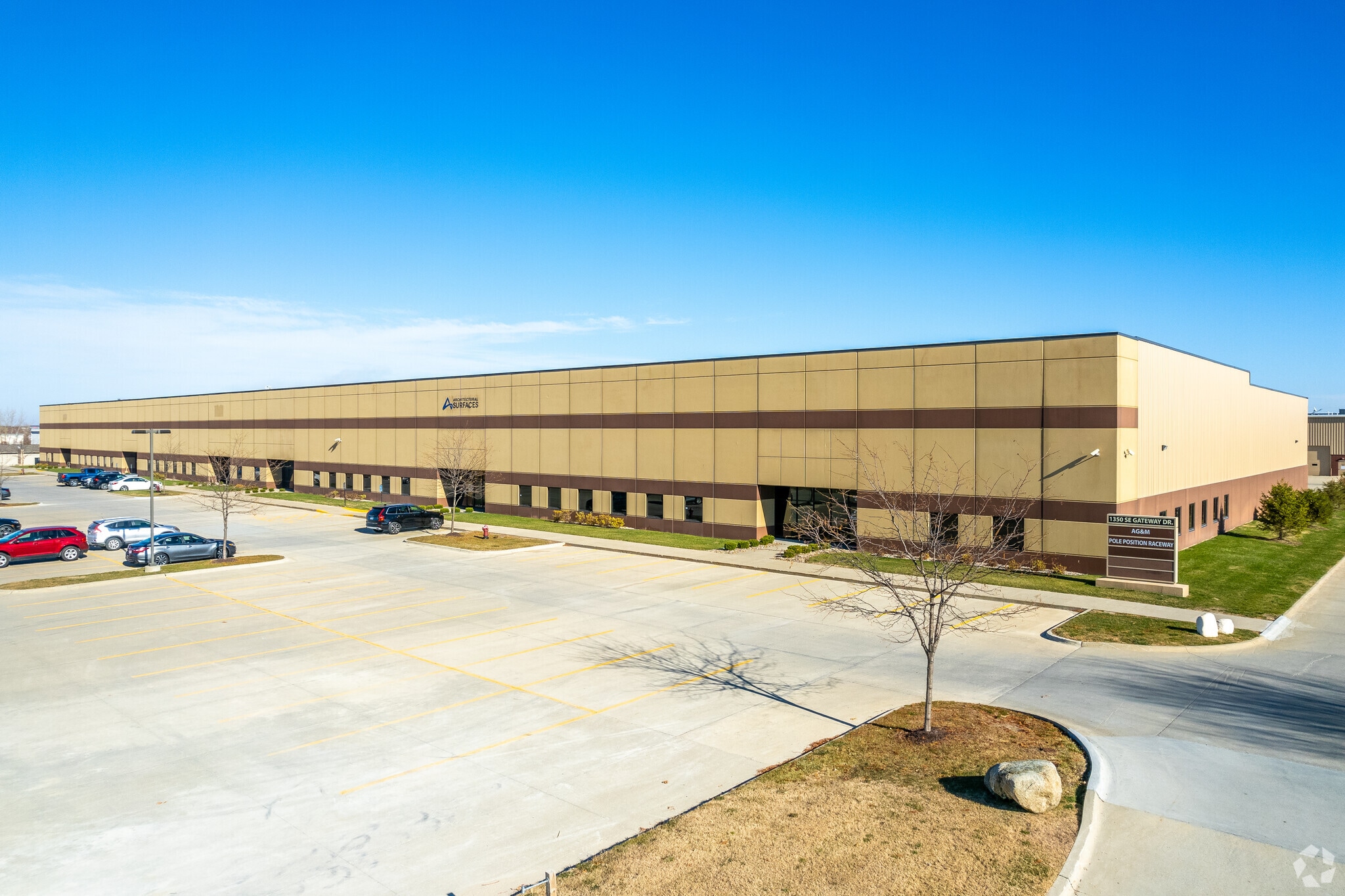 1350 SE Gateway Dr, Grimes, IA for Rent