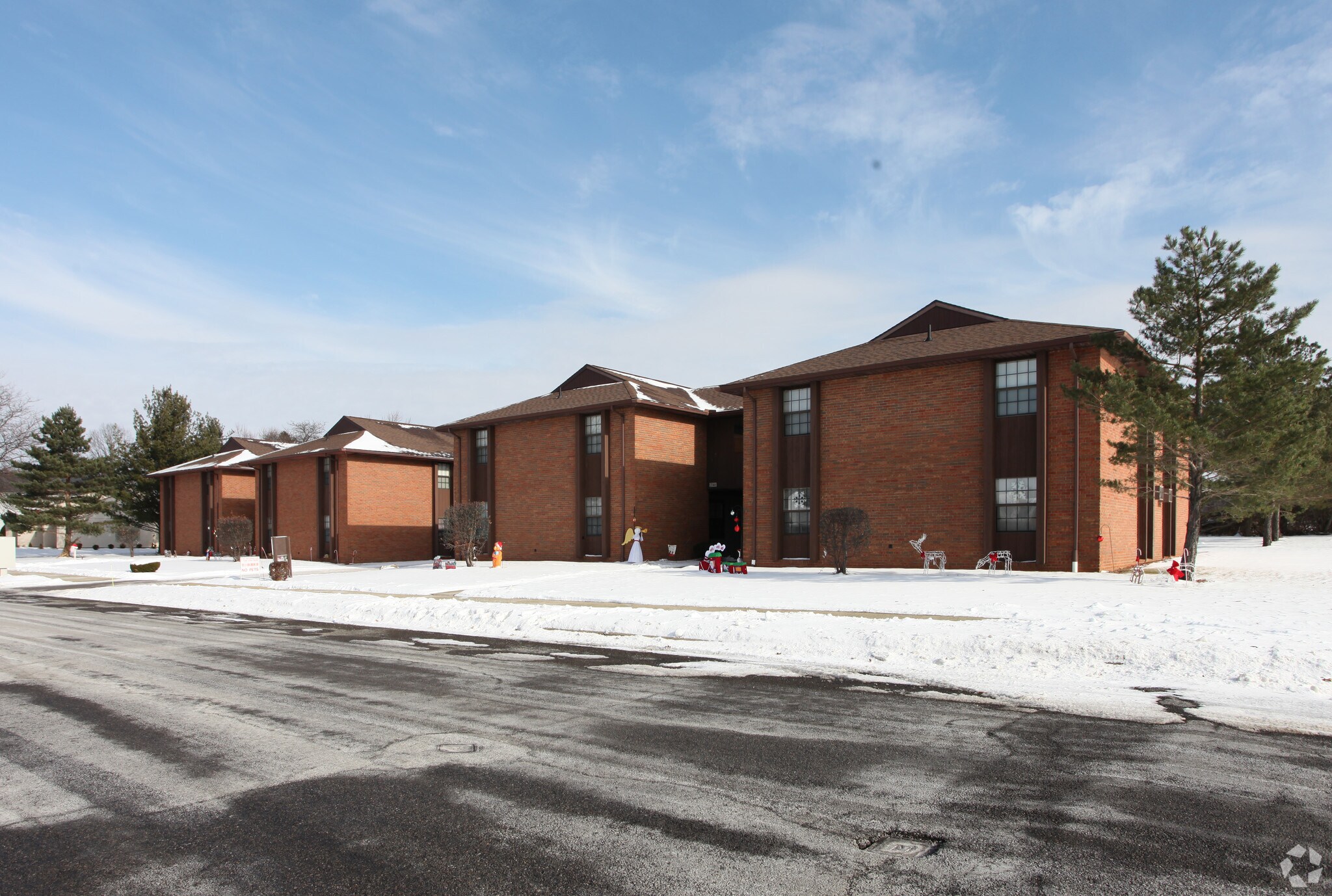 2128-2144 Tanglewood Ave, Alliance, OH for Sale