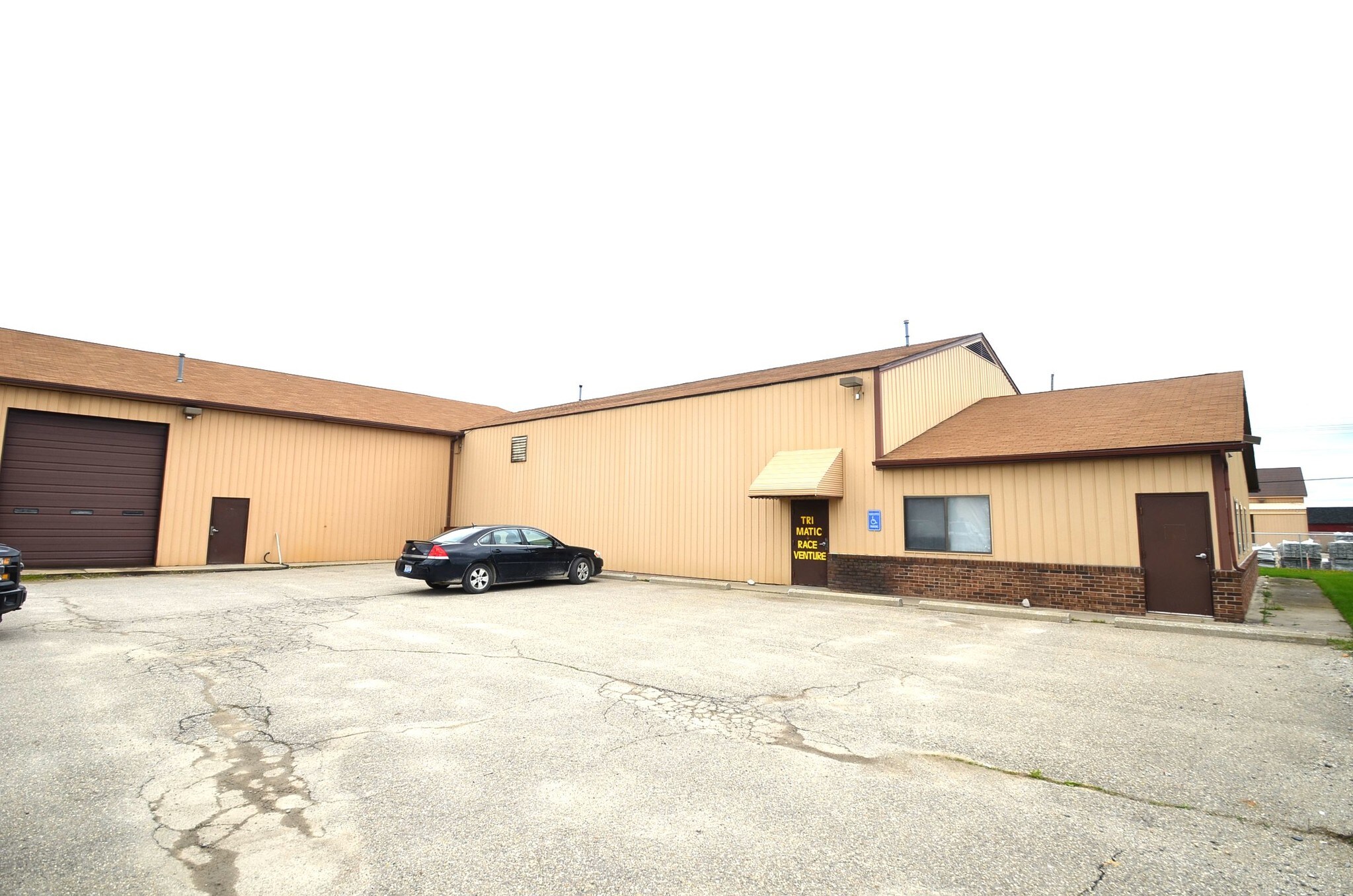 5684 E Highland Rd, Howell, MI for Rent