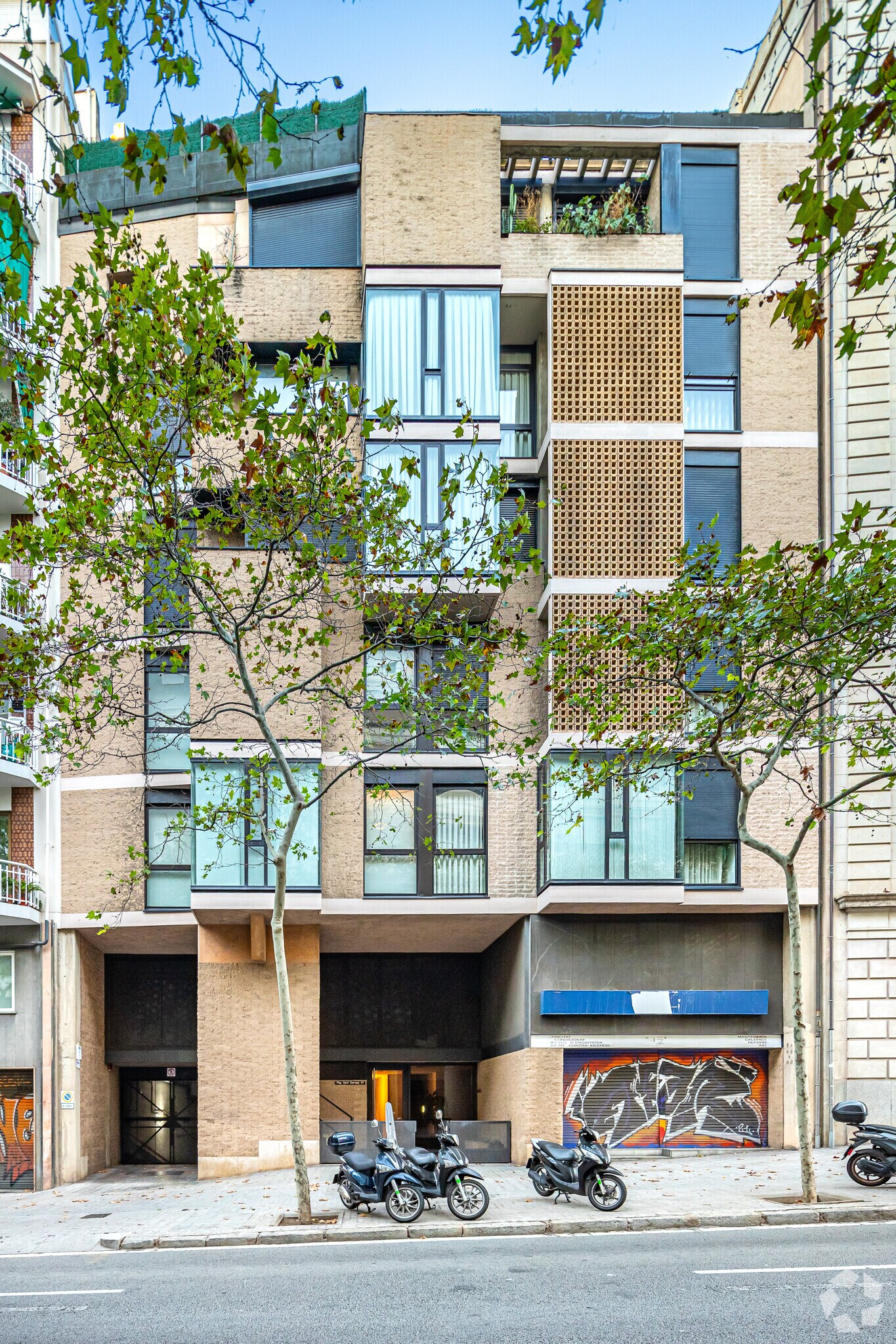 87 Passeig De Sant Gervasi, Barcelona, BAR for Rent