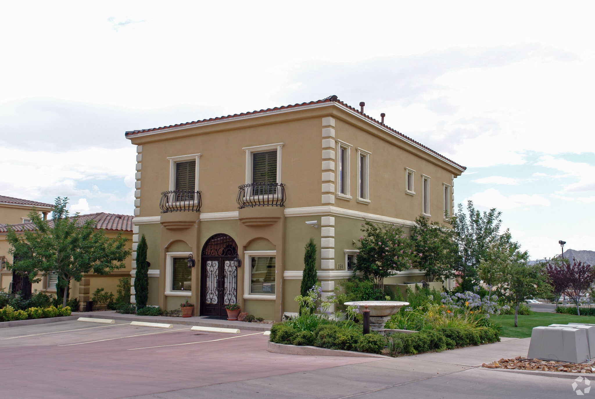 154 N Festival Dr, El Paso, TX for Sale