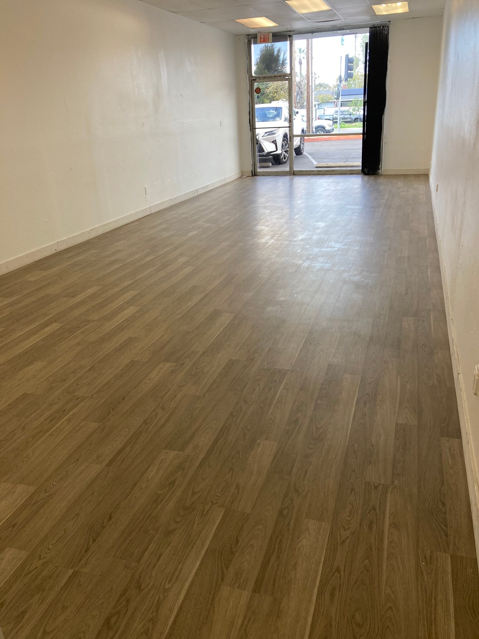 7816-7834 Balboa Blvd, Van Nuys, CA for Rent