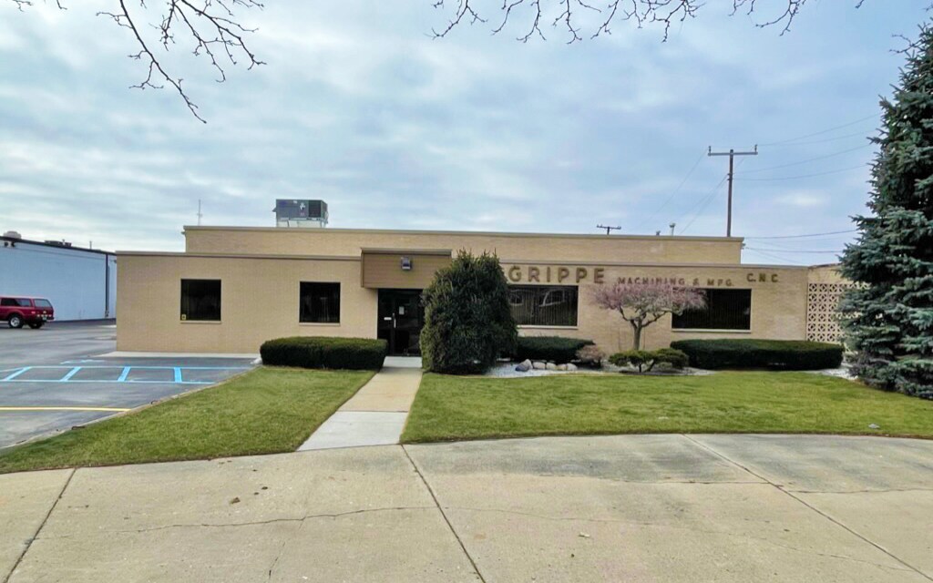 15642 Common Rd, Roseville, MI for Sale