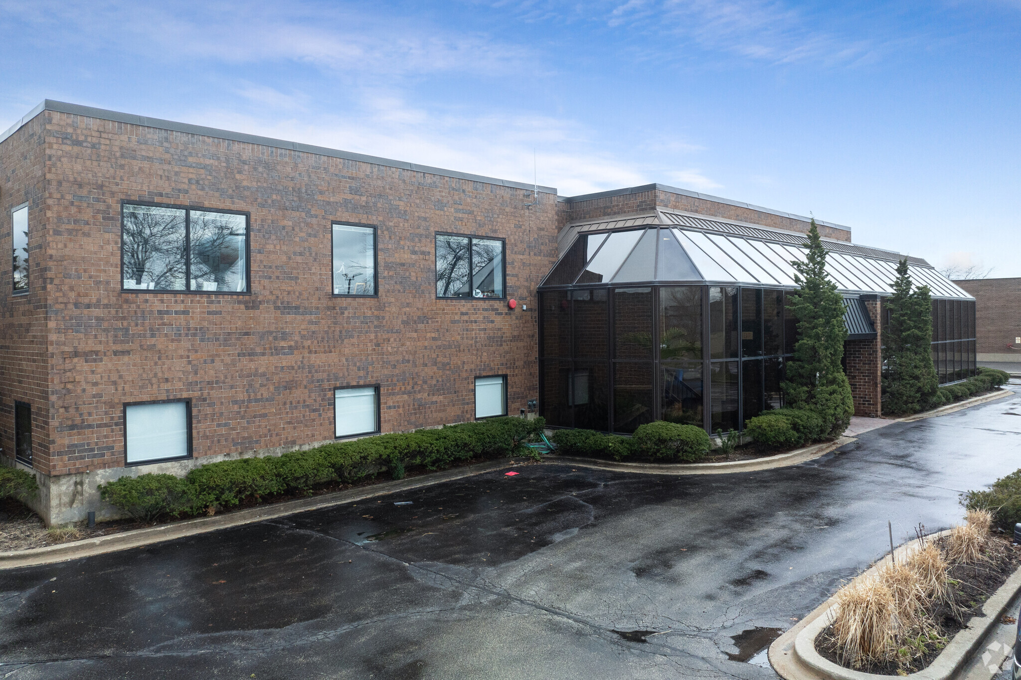 3175 Commercial Ave, Northbrook, IL for Sale