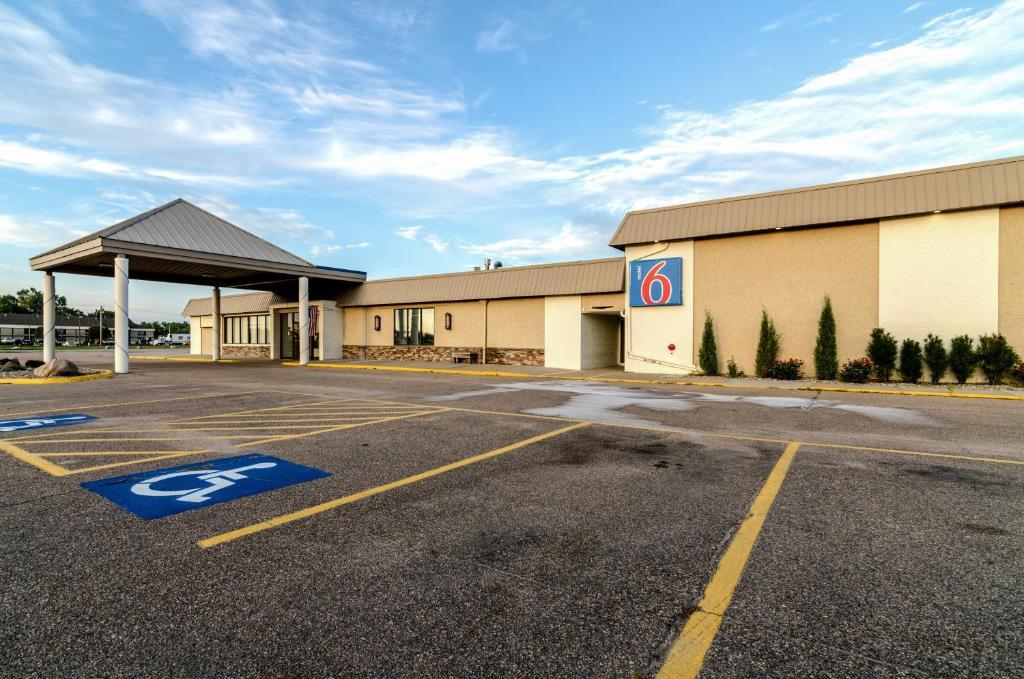 4817 Lincoln Ave, York, NE for Sale