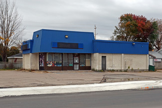 Renfrew, ON Convenience Store - 12 Raglan St N