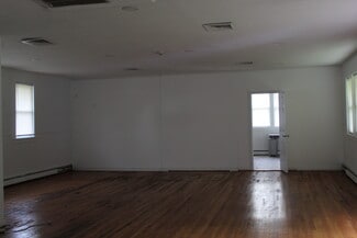 Tomkins Cove, NY Retail - 642-650 N Liberty Dr