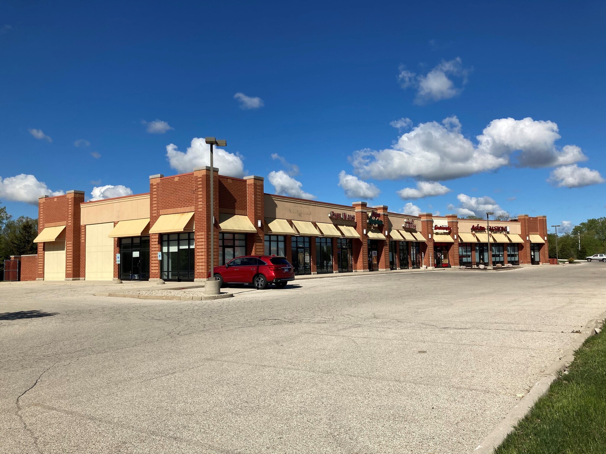 2177 Silvernail Rd, Pewaukee, WI for Rent