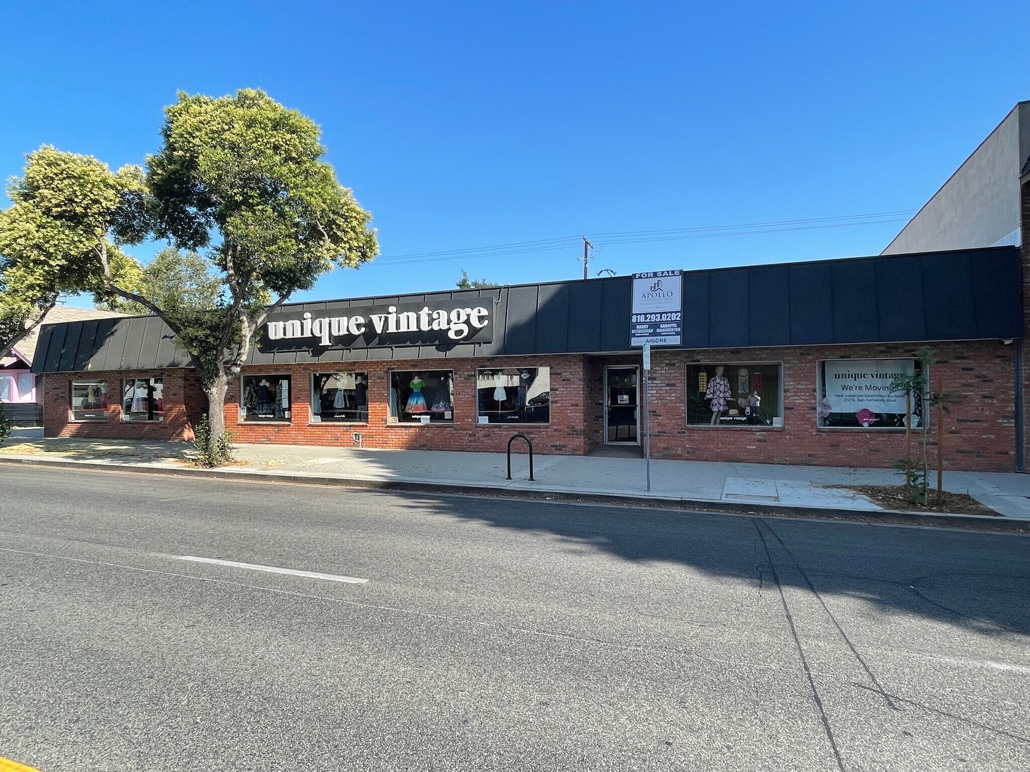 2011 W Magnolia Blvd Burbank, CA 91506 Retail Property for Sale on