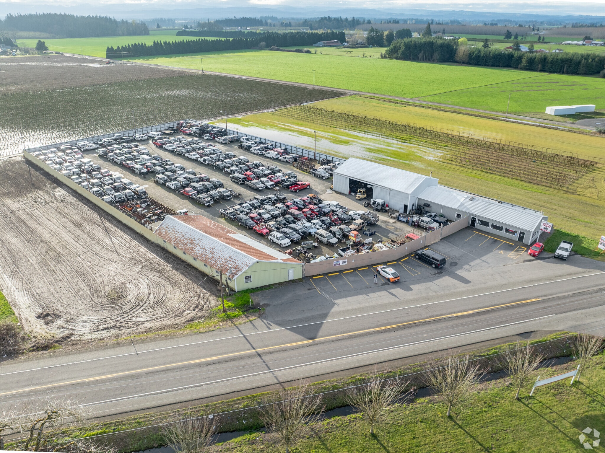17308 Highway 99E, Hubbard, OR for Sale