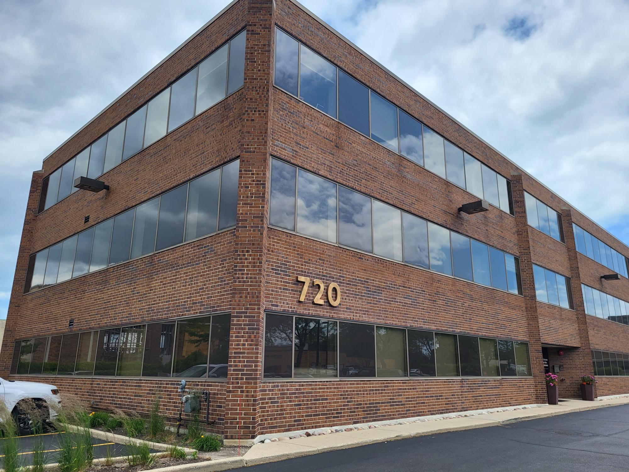 720 Osterman Ave, Deerfield, IL for Rent