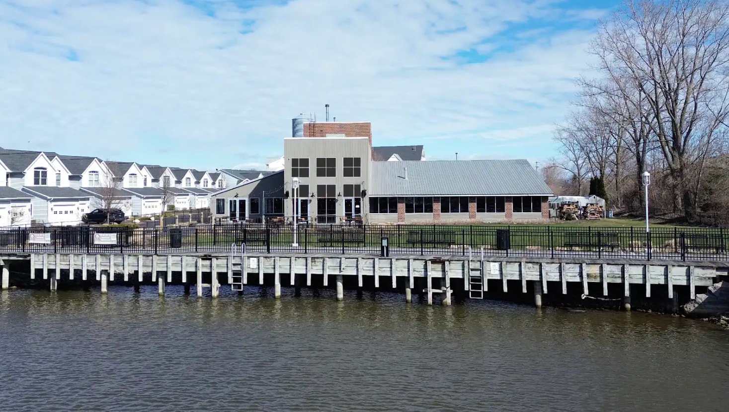 971 W Savidge St, Spring Lake, MI for Sale