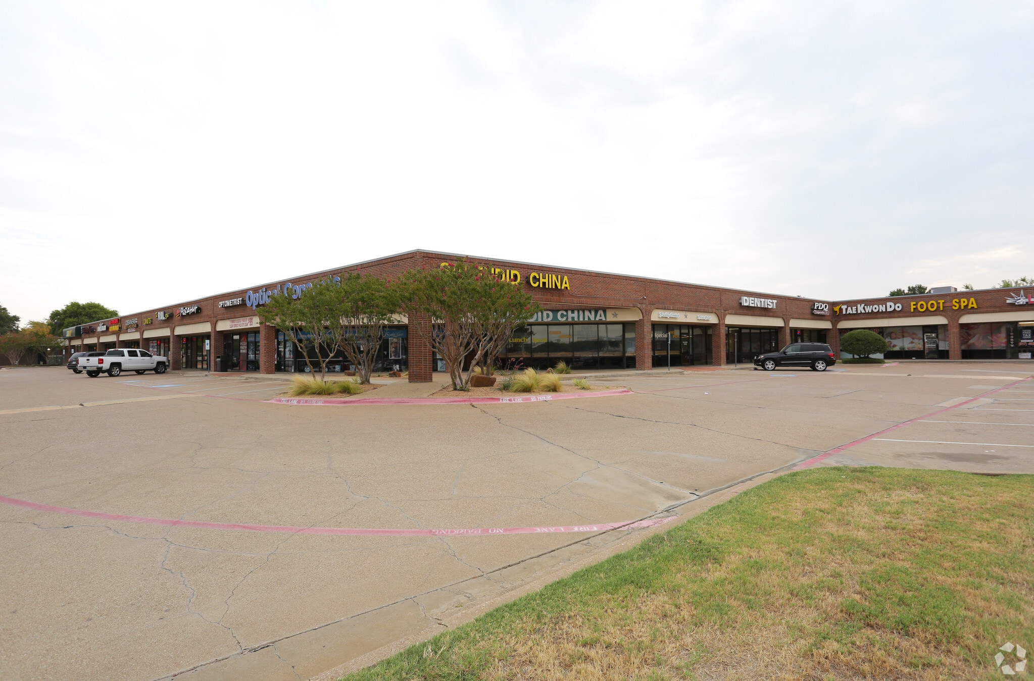 5975 S Cooper St, Arlington, TX for Rent