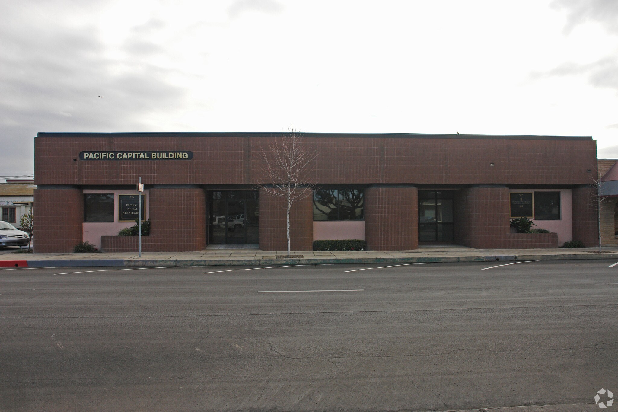 513-519 W Center St, Visalia, CA for Rent