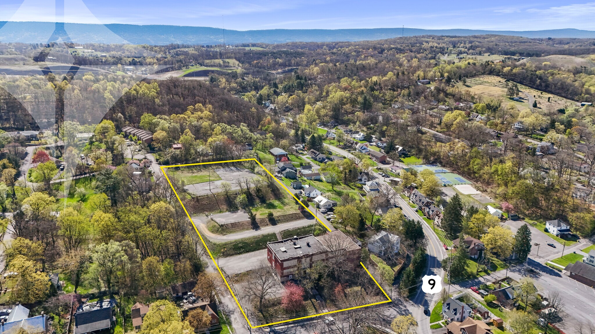 187 S Green St, Berkeley Springs, WV for Sale