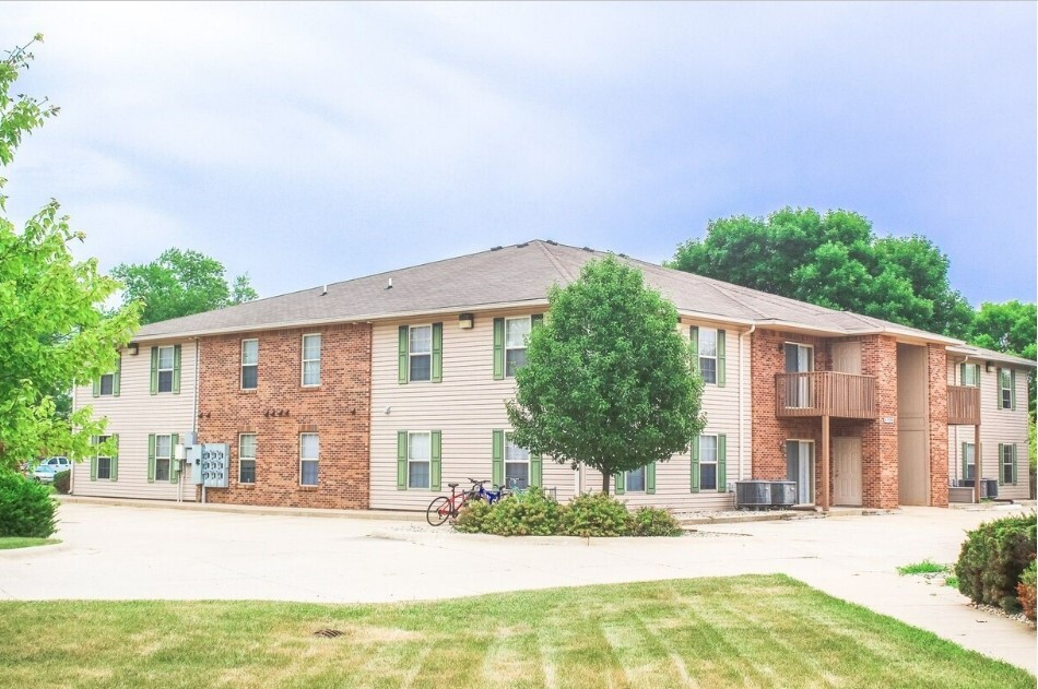 1105-1117 Anthrop Dr, West Lafayette, IN for Sale