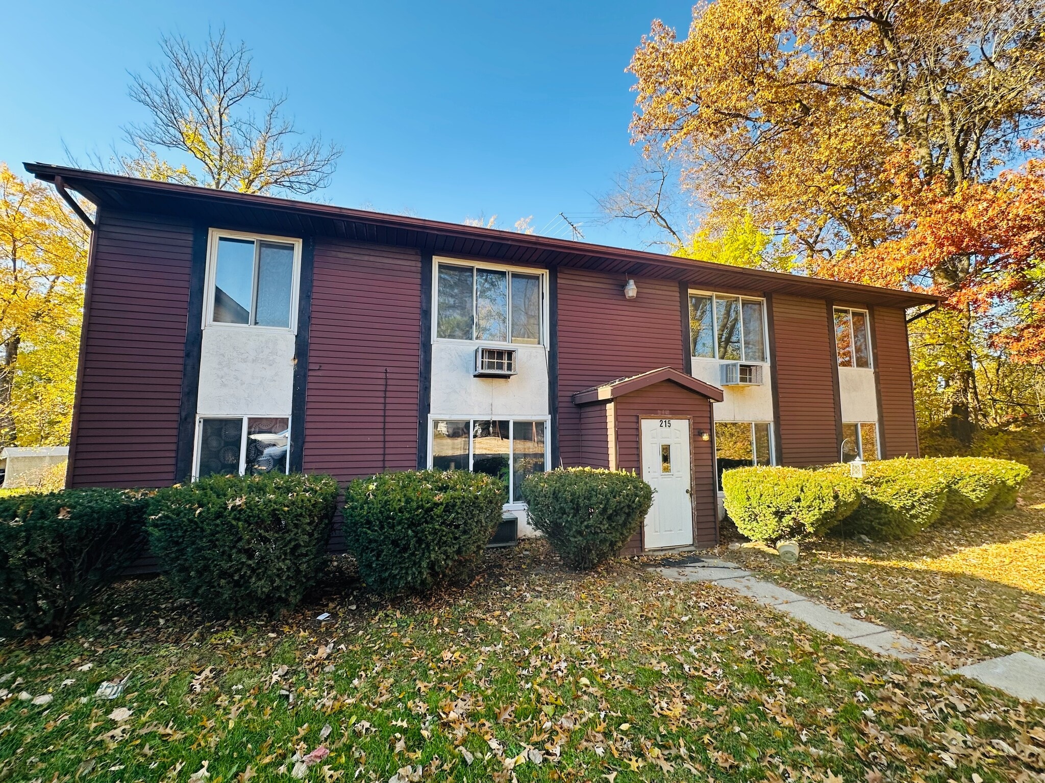 215 Logan St, Valparaiso, IN for Sale