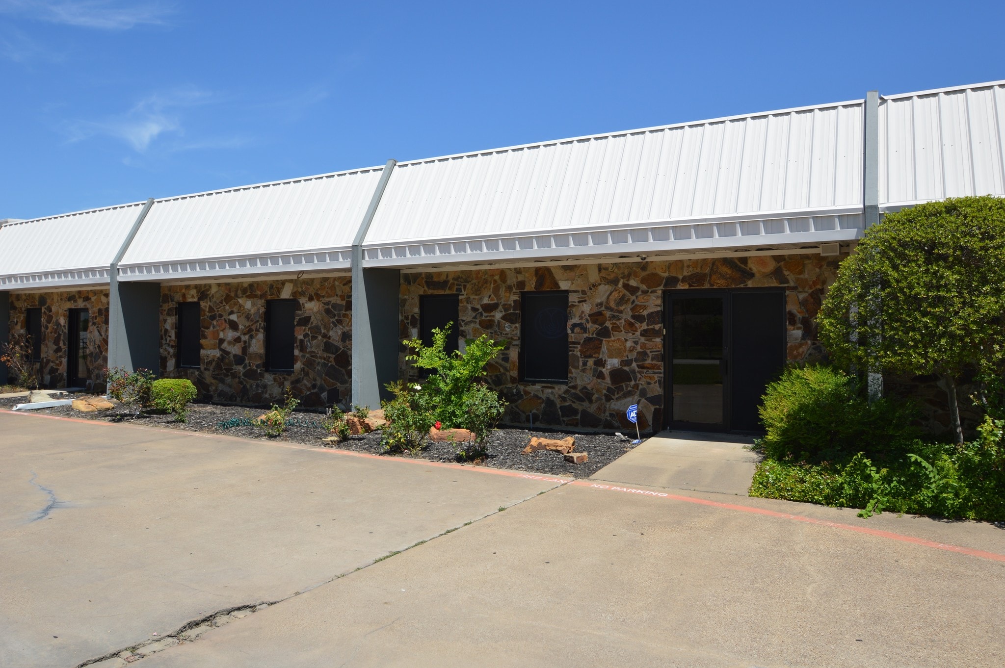 1901 Southeast Pky, Arlington, TX for Sale