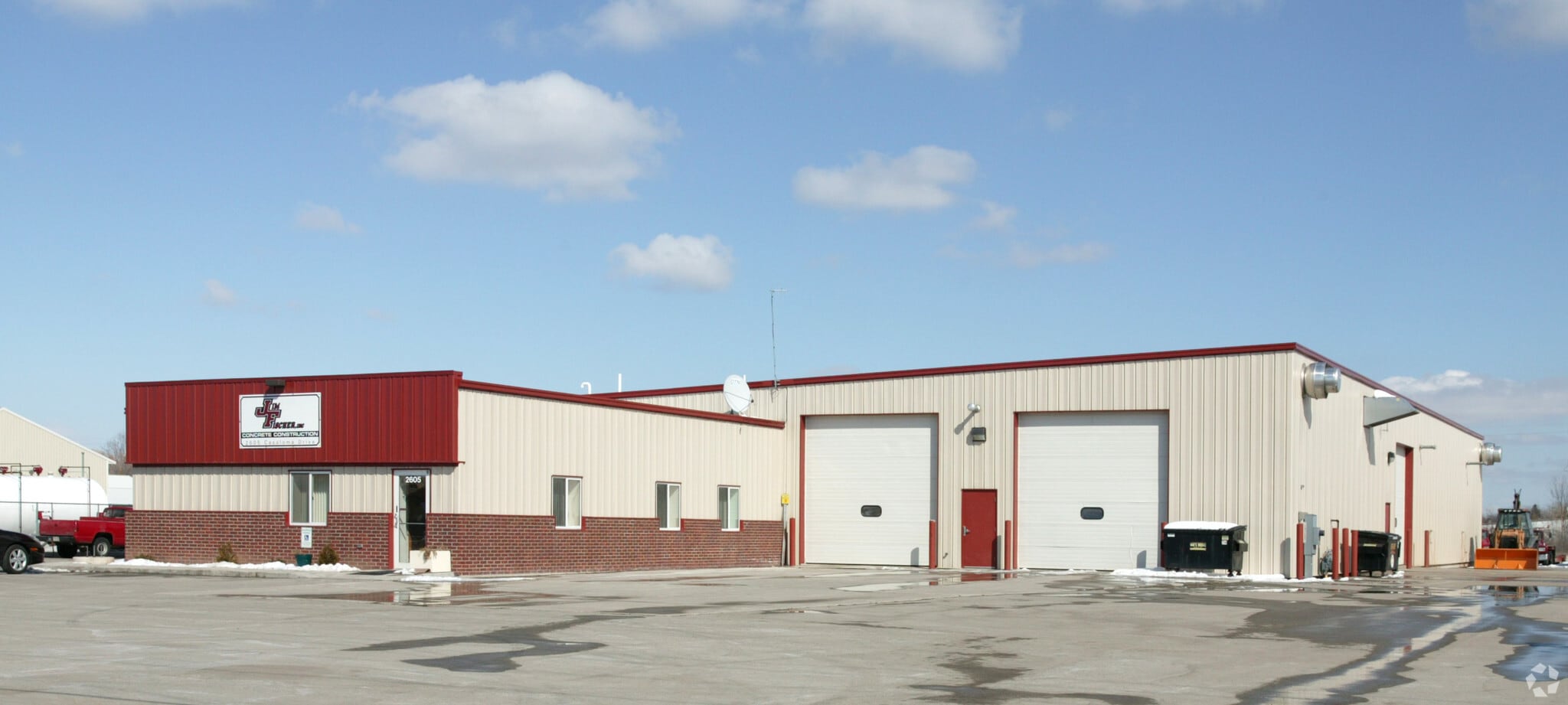 2605 S Casaloma Dr, Appleton, WI for Sale