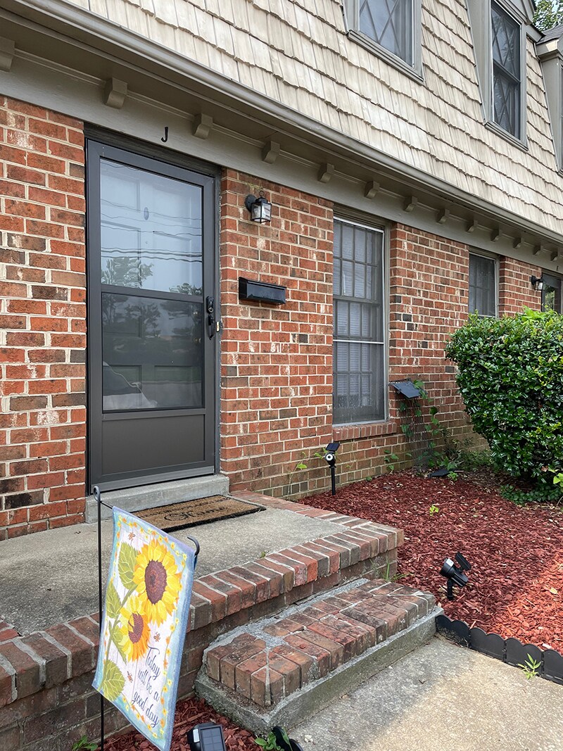 23012405 Vanstory St Greensboro, NC 27407 MultiFamily Property for