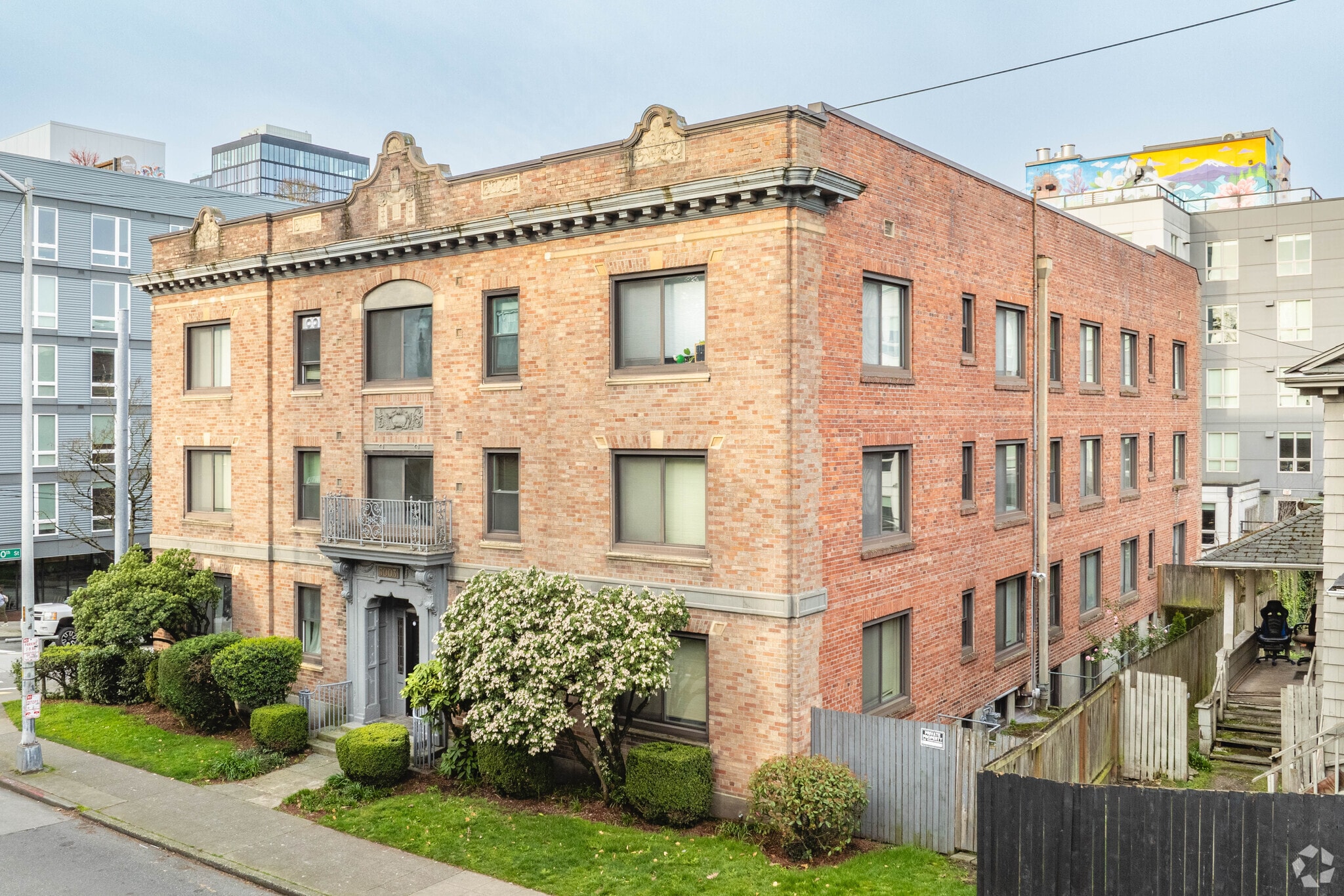 5003 15th Ave NE, Seattle, WA for Sale