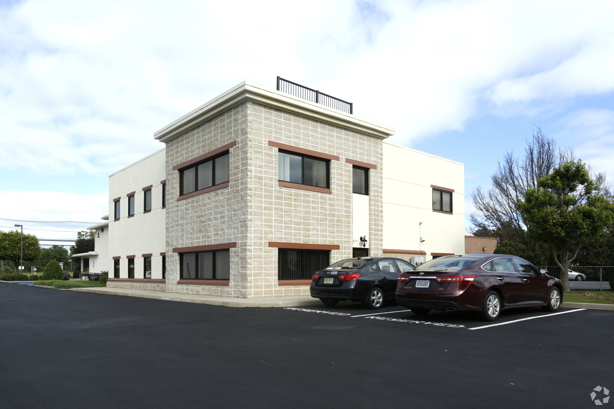 34 Scotch Rd, Ewing, NJ for Sale