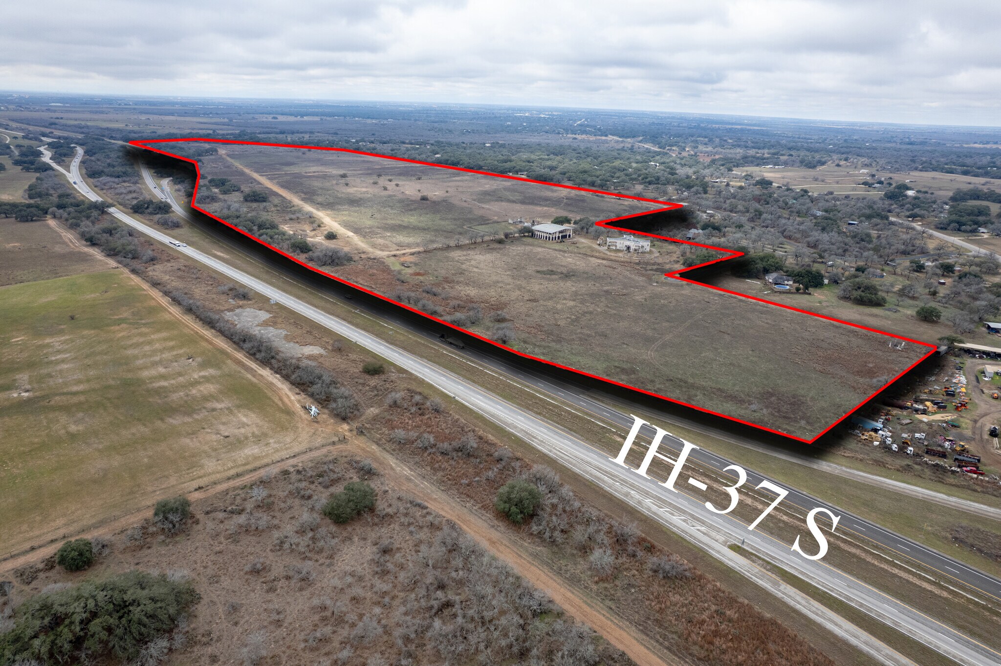 350 Ridgeview Dr, Pleasanton, TX for Sale