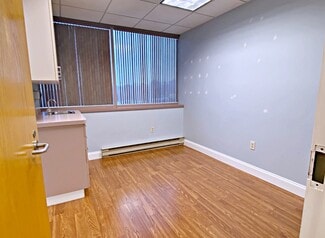 Stoneham, MA Office/Medical - 3 Woodland Rd