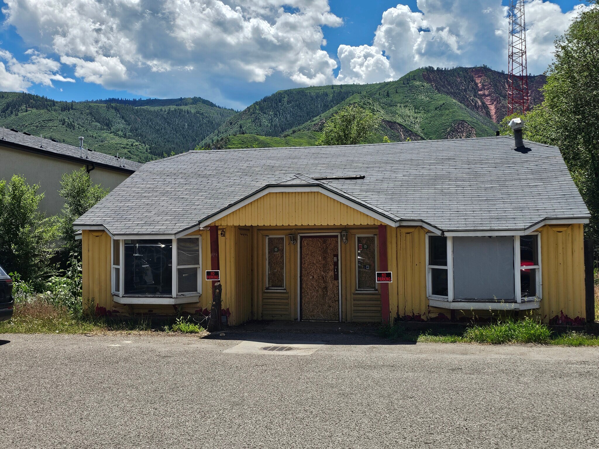 172 W 6th St, Glenwood Springs, CO for Sale