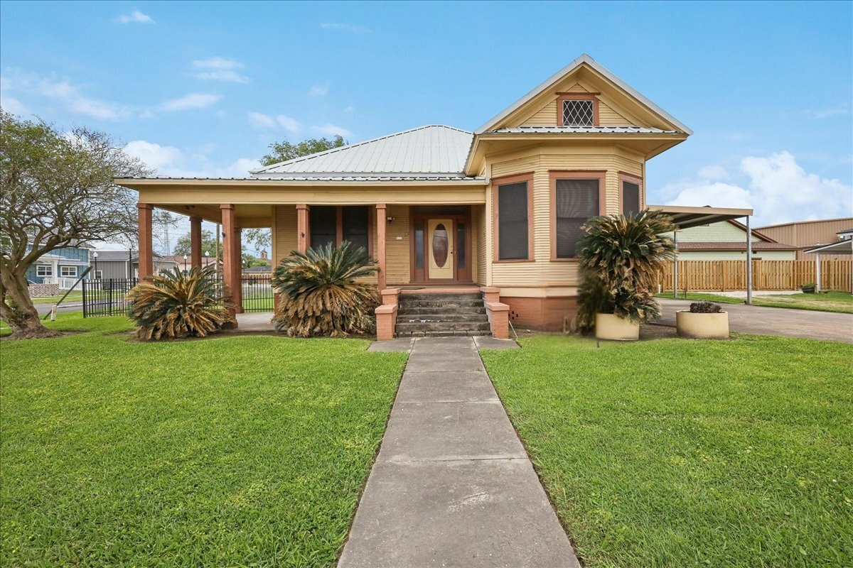 203 Twin City hwy, Nederland, TX for Sale