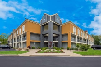 Indianapolis, IN Hospitality - 8325 Bash St