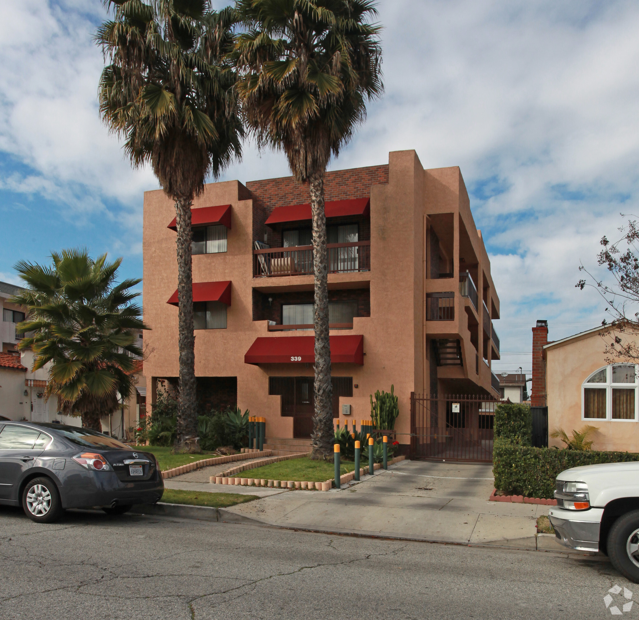 339 Irving Ave, Glendale, CA for Sale