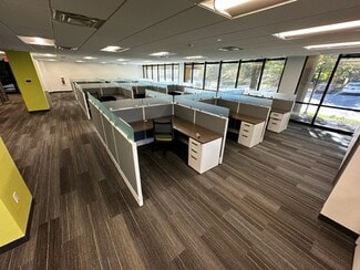 Pittsburgh, PA Office/Medical - 750 Holiday Dr