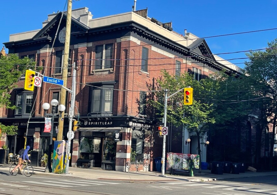 542 College St, Toronto, ON for Sale