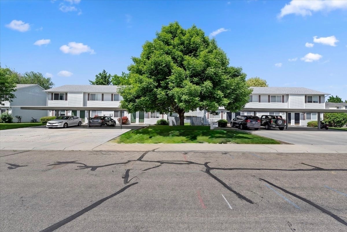 2073 N Woodford Ave, Meridian, ID for Sale