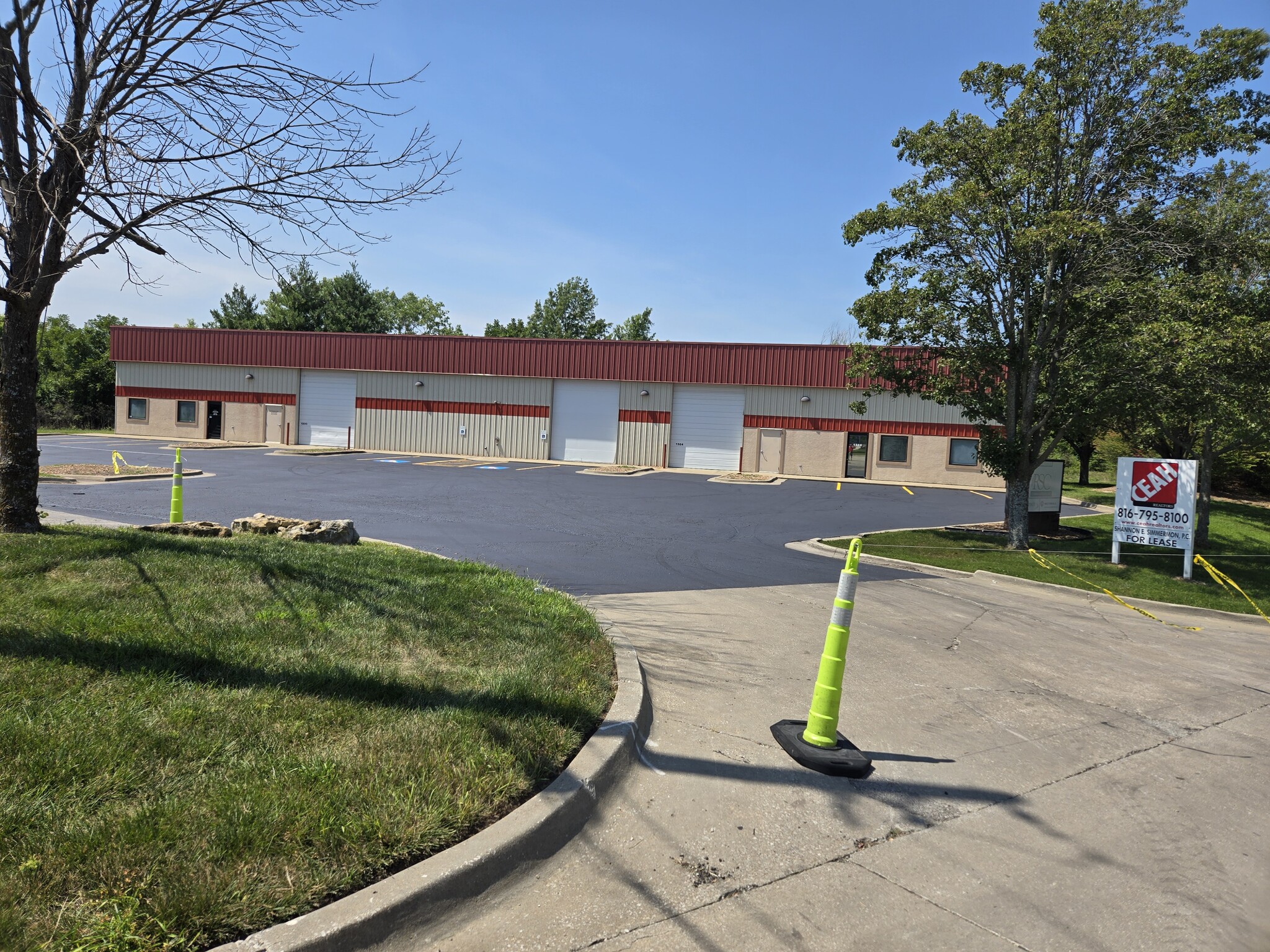 1300-1324 NW Main St, Lee's Summit, MO for Rent