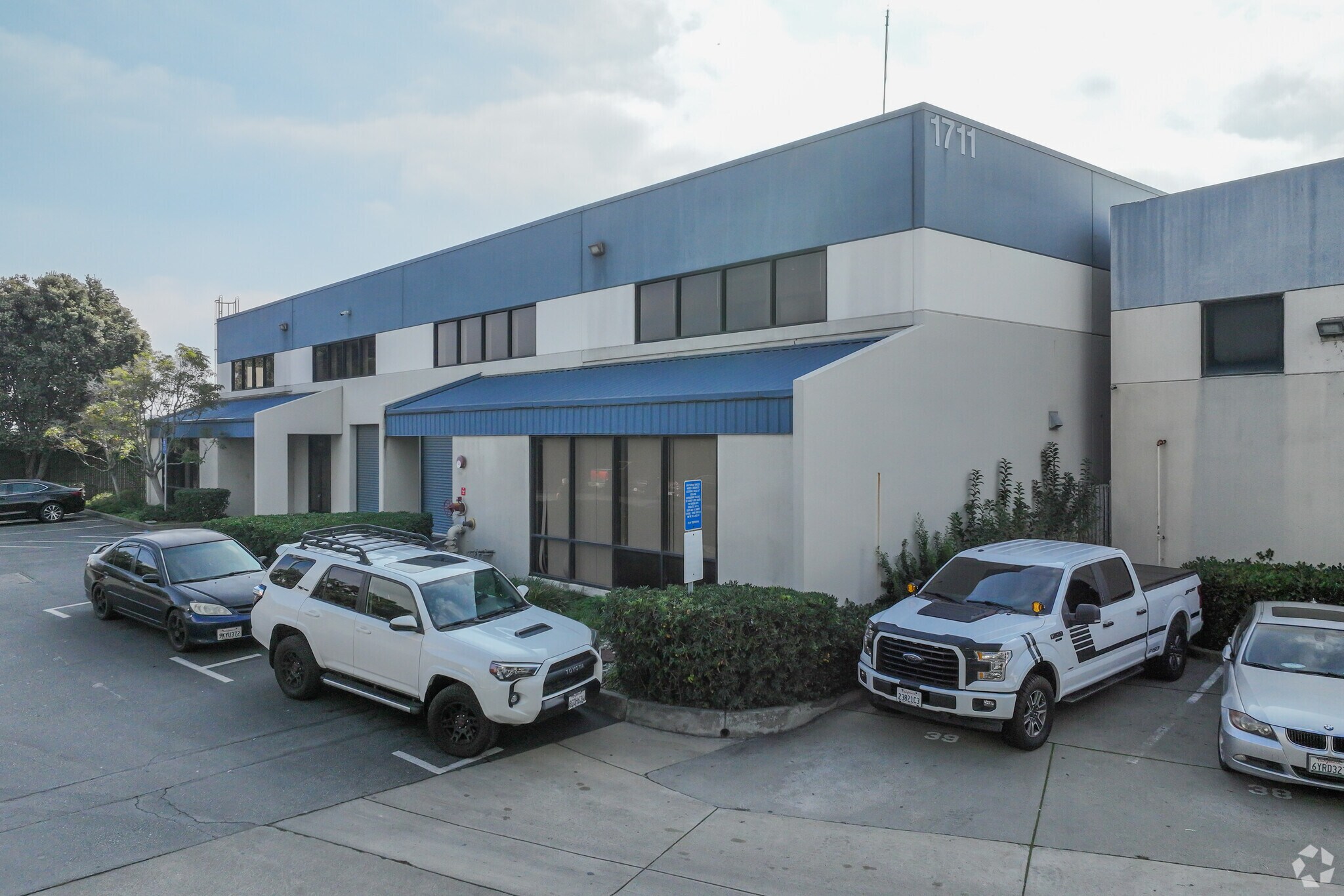 1711 E Bayshore Rd, Redwood City, CA for Rent