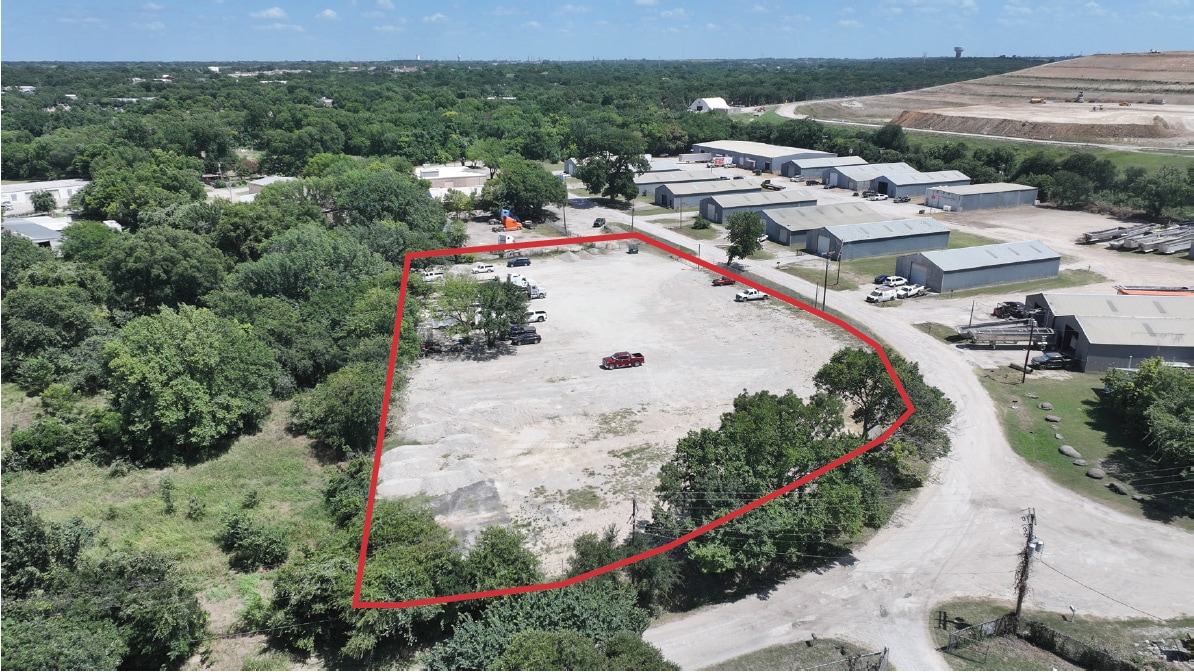 221 Valley Ln, Kennedale, TX for Rent