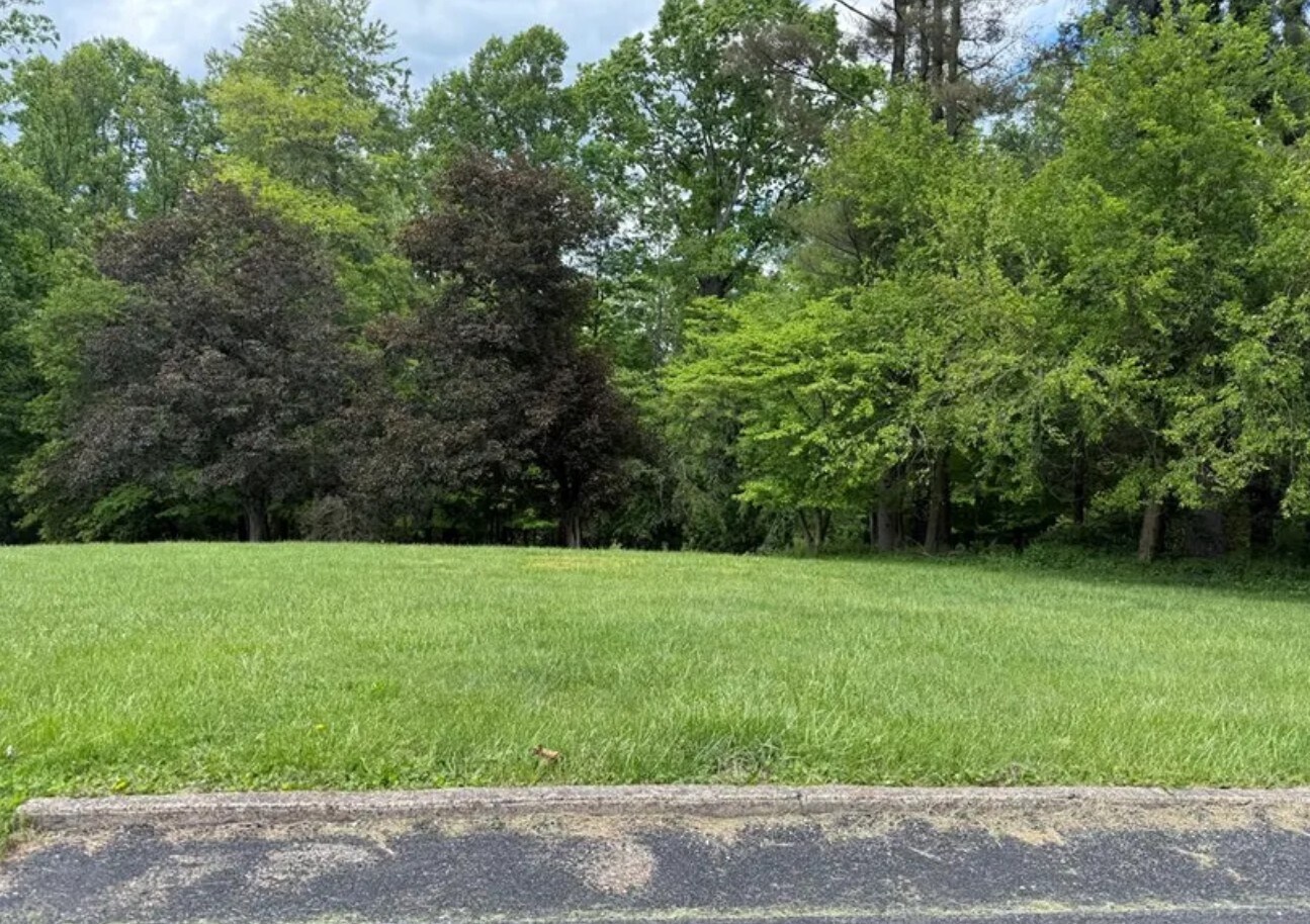 920 Maple Ln, Sistersville, WV for Sale