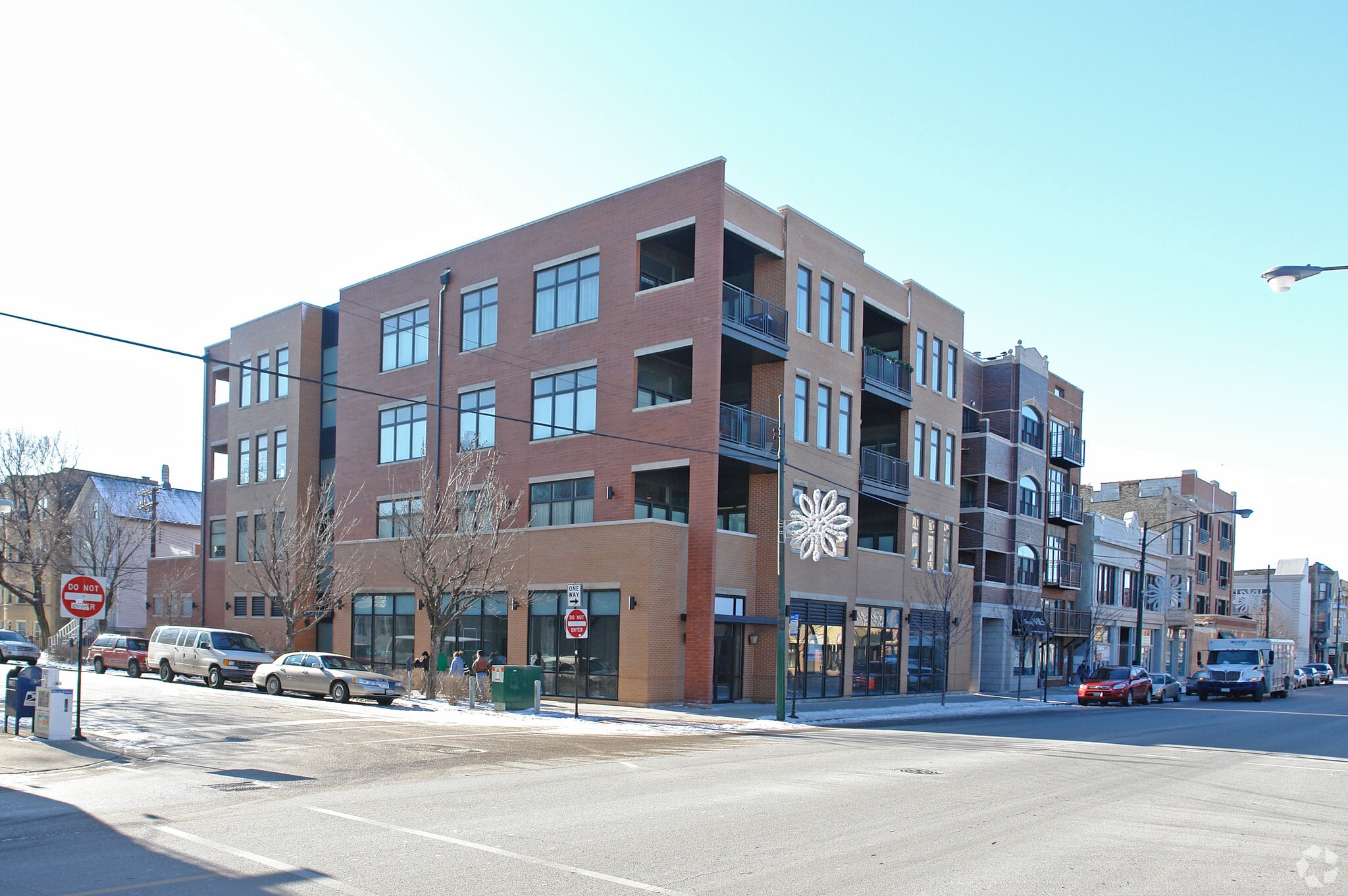 1101 W Belmont Ave, Chicago, IL for Rent