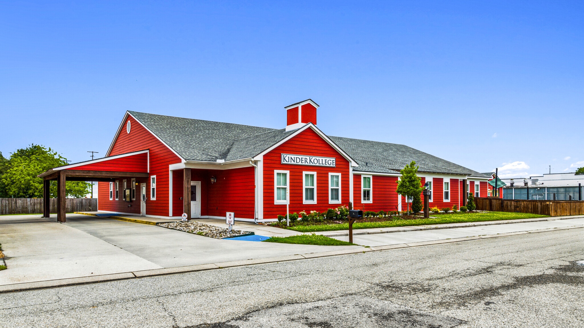 537 Evangeline Trl, Breaux Bridge, LA for Sale