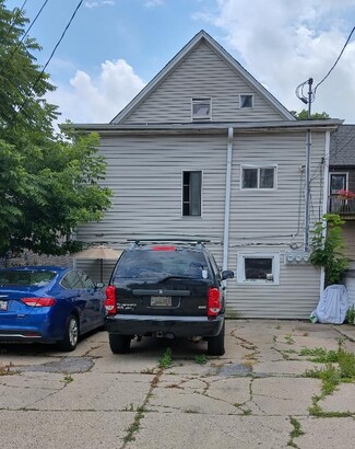 Milwaukee, WI Multi-Family - 2036 W Lincoln Ave