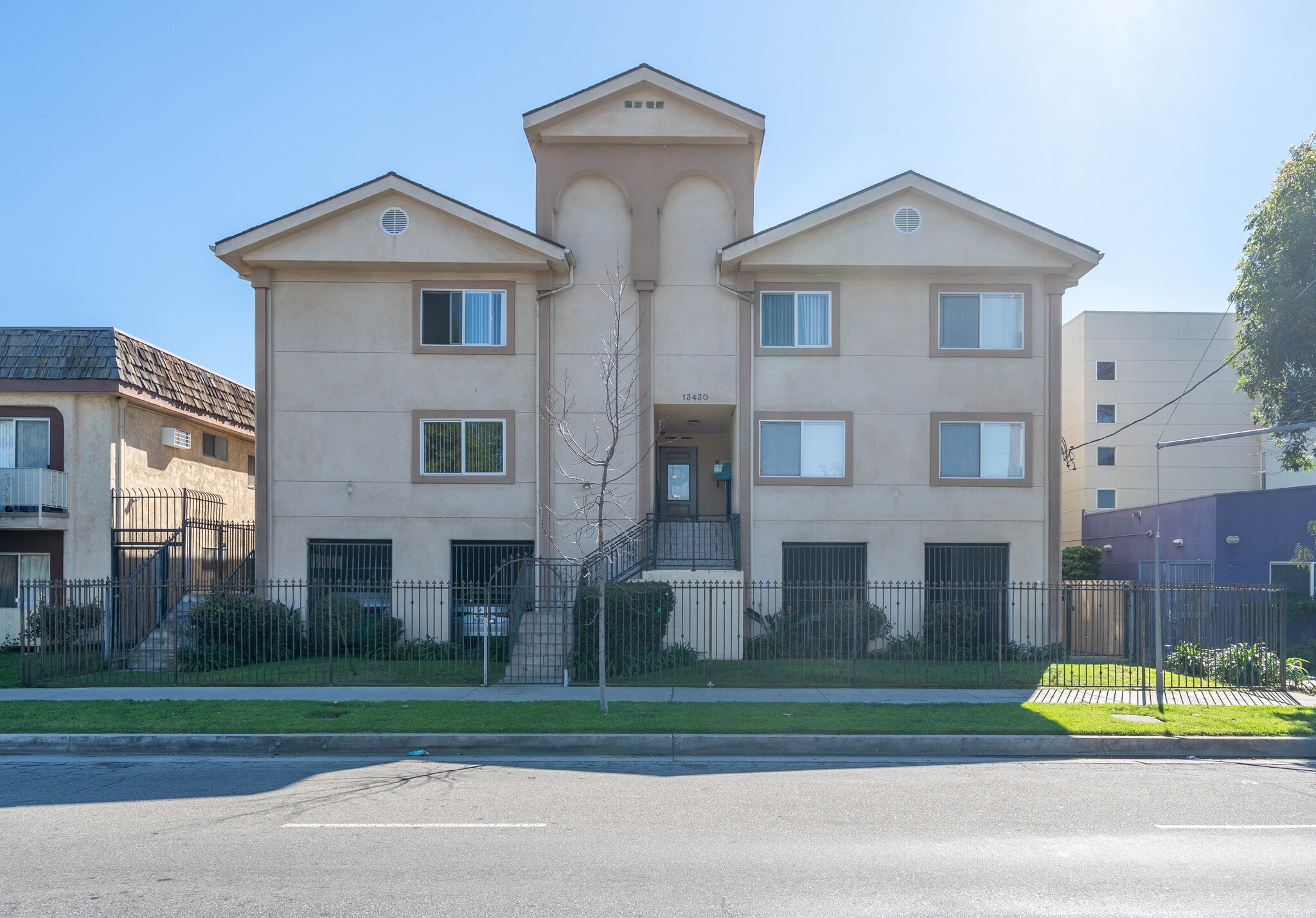 13430 Victory Blvd, Van Nuys, CA for Sale