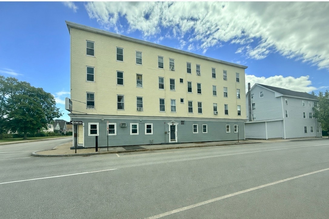 303 Pine St, Manchester, NH for Rent
